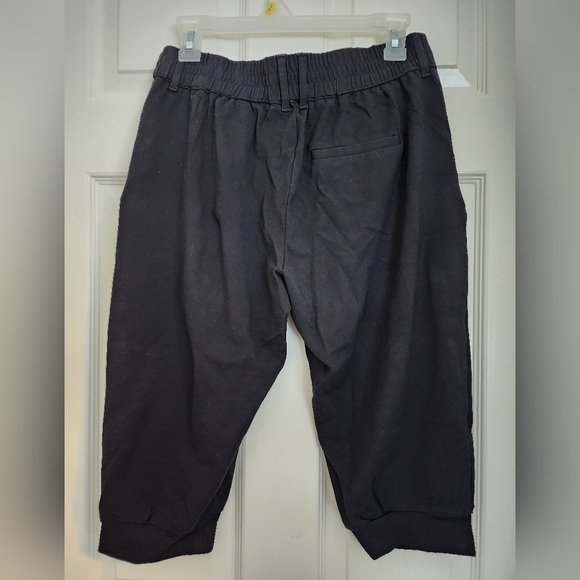 Jacqueline de Yong Black Capri Joggers large - Picture 5 of 9